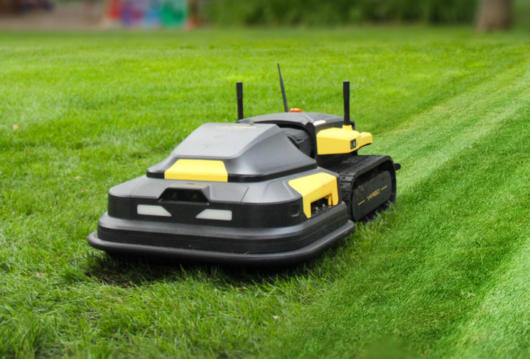 large image of Yarbo 2024 core + mower 