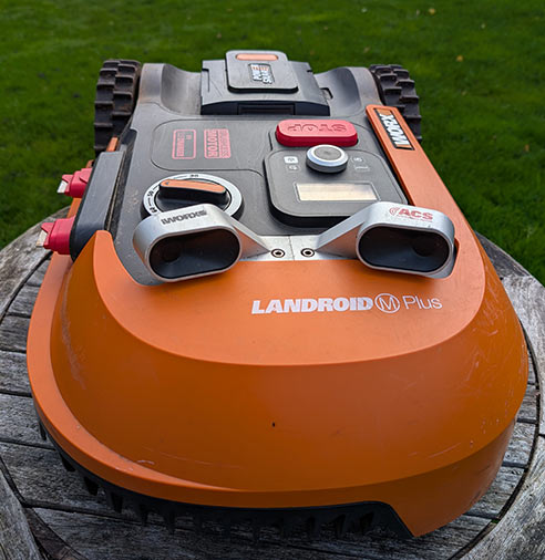 front shot of Worx Landroid WR-165E mower